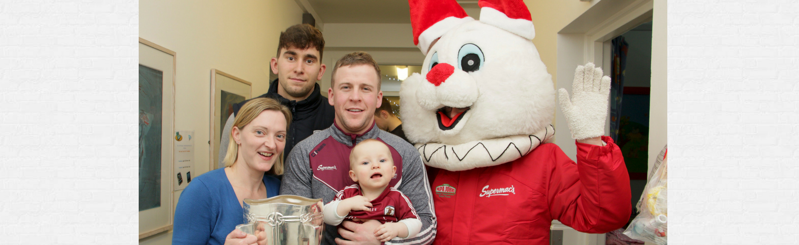 Supermac’s Bunny & Galway Hurlers Visit University Hospital Galway