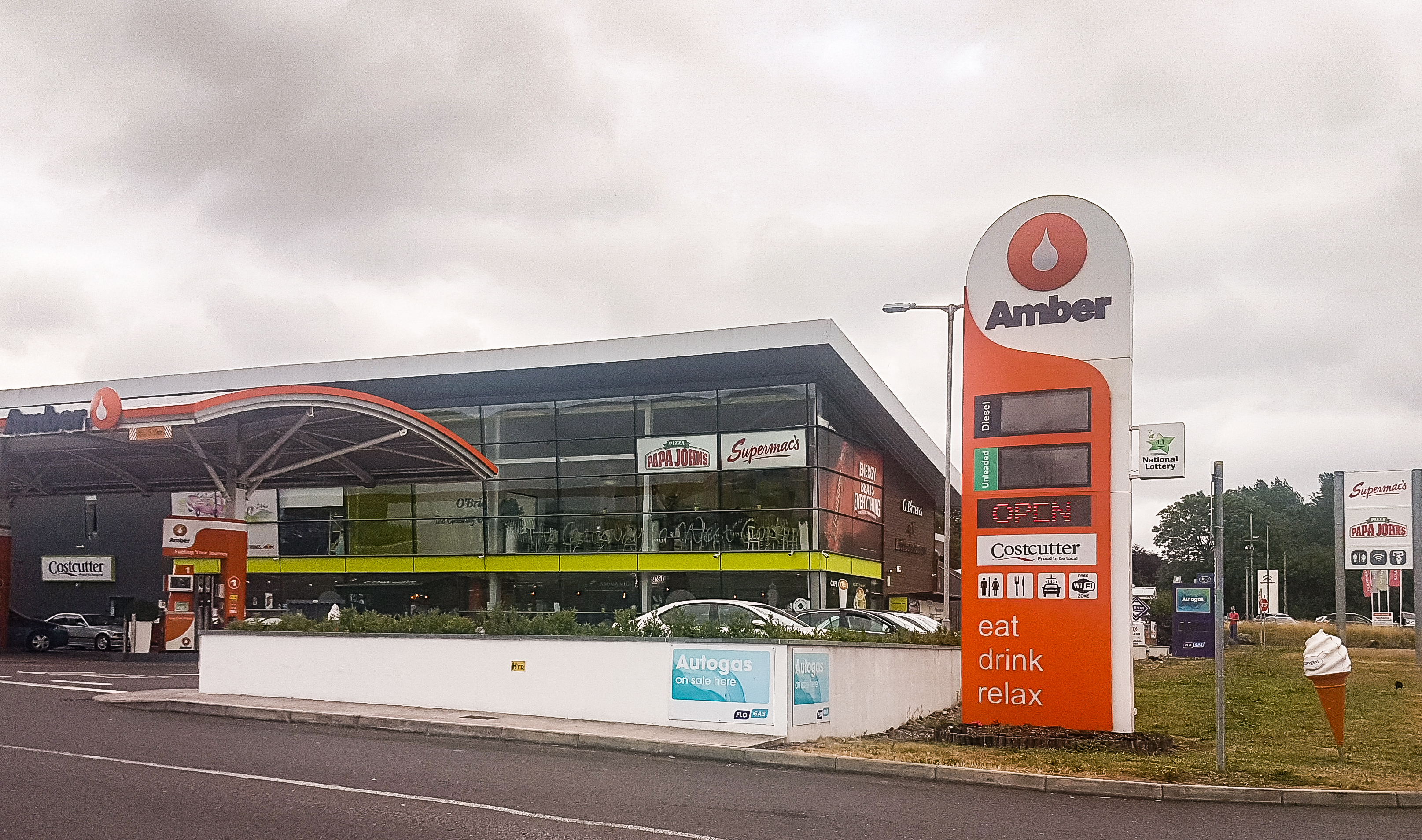 Exterior of Supermac’s Bandon Road Cork – takeaway and fast food restaurant